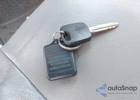 2005 Ford Focus Zx5 z USA, uszkodzony, nr VIN 3FAFP37N95R106453